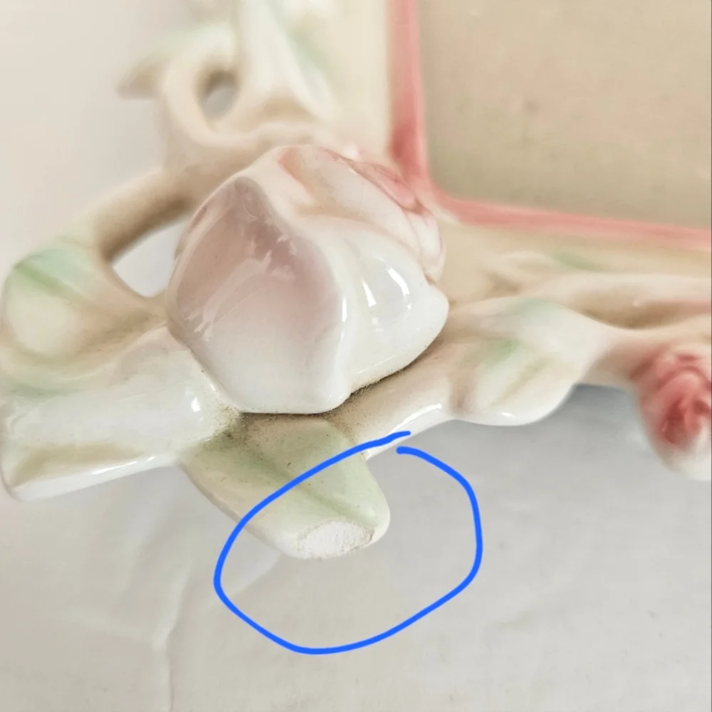 Elsa Glazed Soft Pastel 3D Pink Rose Buds & Green Leaves Table Frame 8